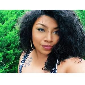 Meet your Posher, Yessenia